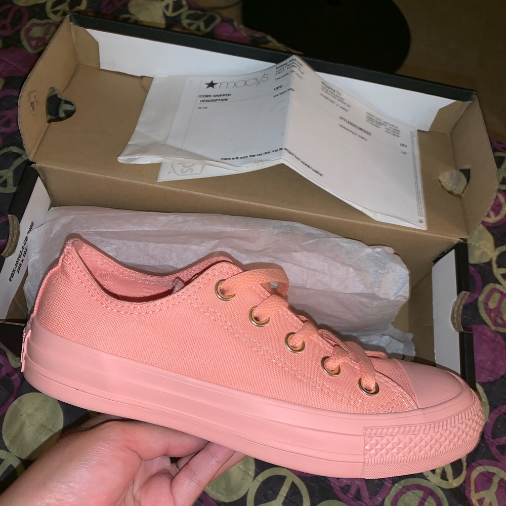 Light pink converse women